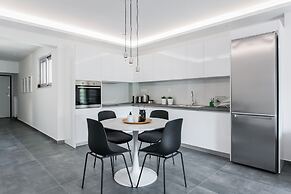 Stellar 3BR Apartment with Balcony