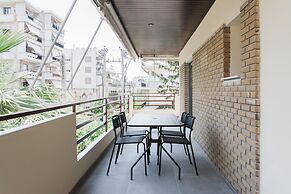 Stellar 3BR Apartment with Balcony