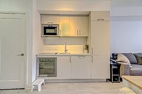 Minto - Modern Suite in King West Neighborhood