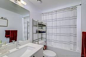 Minto - Modern Suite in King West Neighborhood