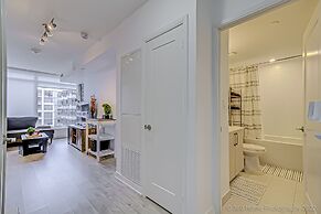 Minto - Modern Suite in King West Neighborhood