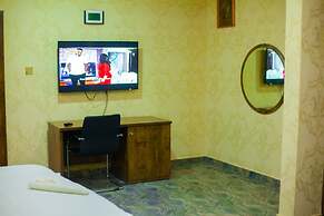 RONKIBOG CRYSTAL HOTEL & SUITES