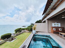 Luxury beachfront villa with private pool and cozy Pavillon with priva