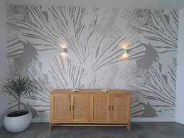 Luxury beachfront villa with private pool and cozy Pavillon with priva