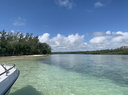 Luxury beachfront villa with private pool and cozy Pavillon with priva