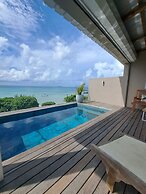 Luxury beachfront villa with private pool and cozy Pavillon with priva