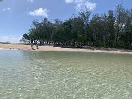 Luxury beachfront villa with private pool and cozy Pavillon with priva