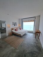 Luxury beachfront villa with private pool and cozy Pavillon with priva