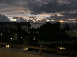 Luxury beachfront villa with private pool and cozy Pavillon with priva