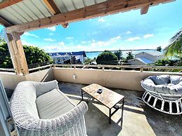 Luxury beachfront villa with private pool and cozy Pavillon with priva