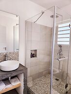 Luxury beachfront villa with private pool and cozy Pavillon with priva