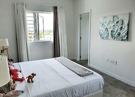 Luxury beachfront villa with private pool and cozy Pavillon with priva