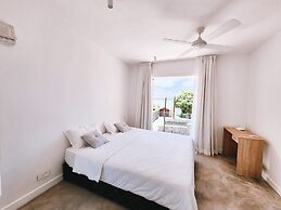 Luxury beachfront villa with private pool and cozy Pavillon with priva