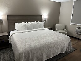 Red Roof PLUS+ Belleville