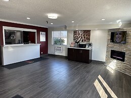 Red Roof PLUS+ Belleville