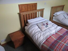 Kestrel, Longhouse Cottages