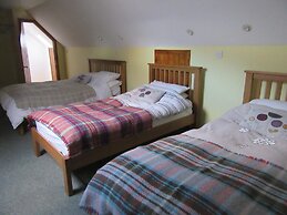 Kestrel, Longhouse Cottages