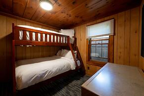 Depe Dene Lakeside Resort