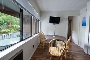 Depe Dene Lakeside Resort