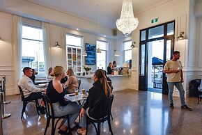 Aloha Central Platinum Apartments