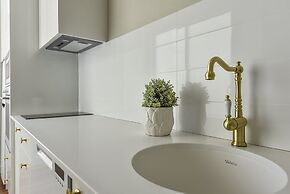 Aloha Central Platinum Apartments