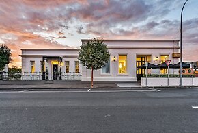 Aloha Central Platinum Apartments