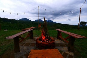 Alam Kita Glamping & Plantation