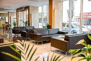 HALLEY OTEL