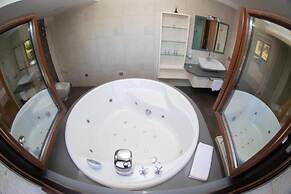 A Ballenera de Caneliñas