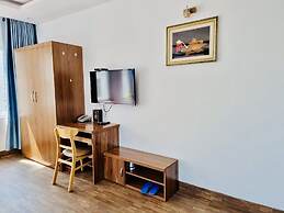 Delicate Serviced Apartment And Hotel