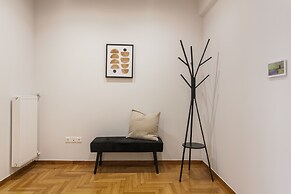 Remarkable 2BR Apartment in Paleo Faliro