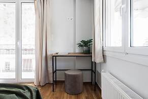 Remarkable 2BR Apartment in Paleo Faliro