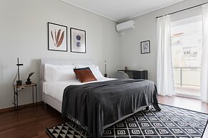 Celestial 3BR Apartment with Balcony