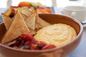 Almiriki Chios Rooms & Apartments