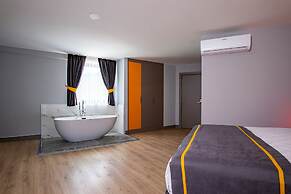 Saint Star Kemer - Adult Only +16