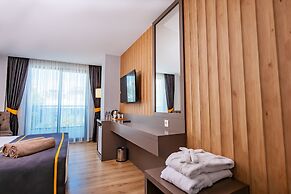 Saint Star Kemer - Adult Only +16