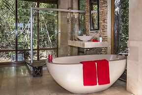 Trogon House and Forest spa