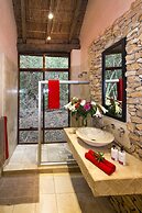 Trogon House and Forest spa