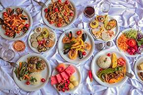 Hotel Marabout - Families and Couples Only