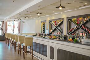 Hotel Marabout - Families and Couples Only