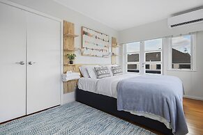 Amazing Home By Beach - Aircon-ed