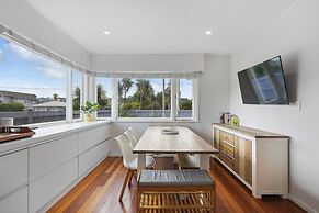 Amazing Home By Beach - Aircon-ed