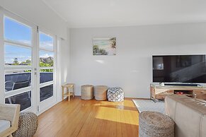 Amazing Home By Beach - Aircon-ed