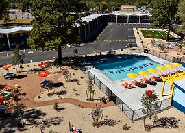 Americana Motor Hotel