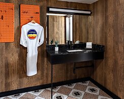 Americana Motor Hotel