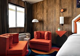 Americana Motor Hotel