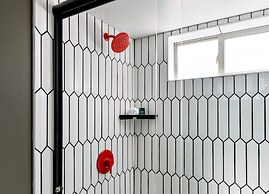 Americana Motor Hotel