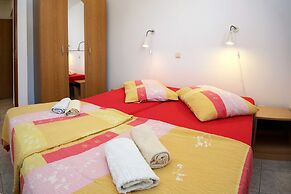 Apartments & Rooms Villa Petra