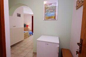 Apartments & Rooms Villa Petra