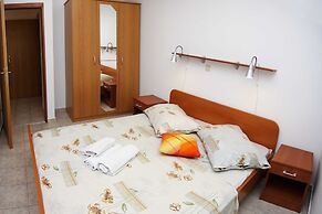 Apartments & Rooms Villa Petra